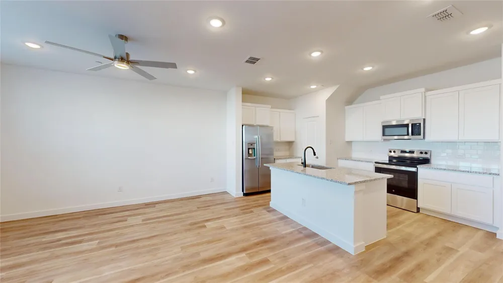 2938 Elle Drive Grand Prairie, TX 75052