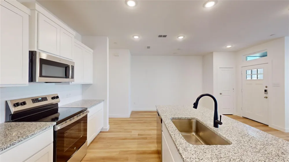 2938 Elle Drive Grand Prairie, TX 75052