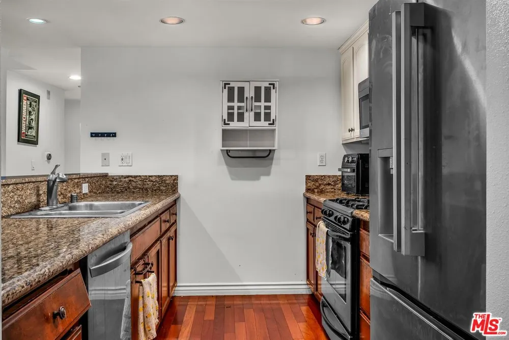 4832 Whitsett Avenue Valley Village, CA 91607
