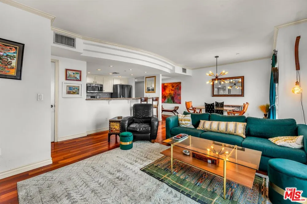 4832 Whitsett Avenue Valley Village, CA 91607