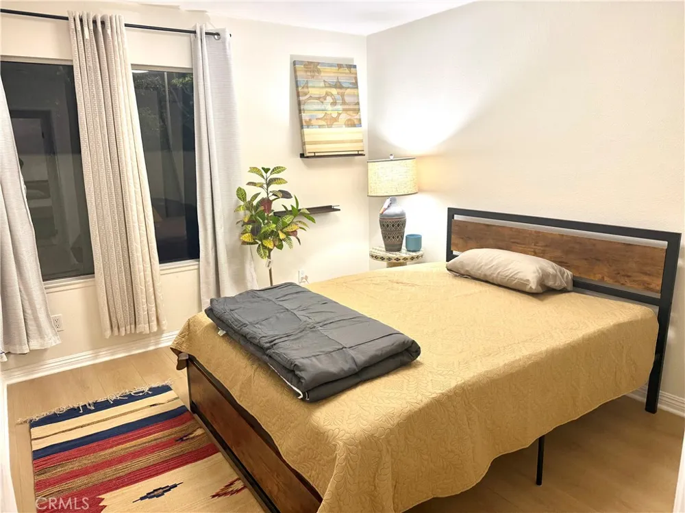10215 Larwin Los Angeles, CA 91311