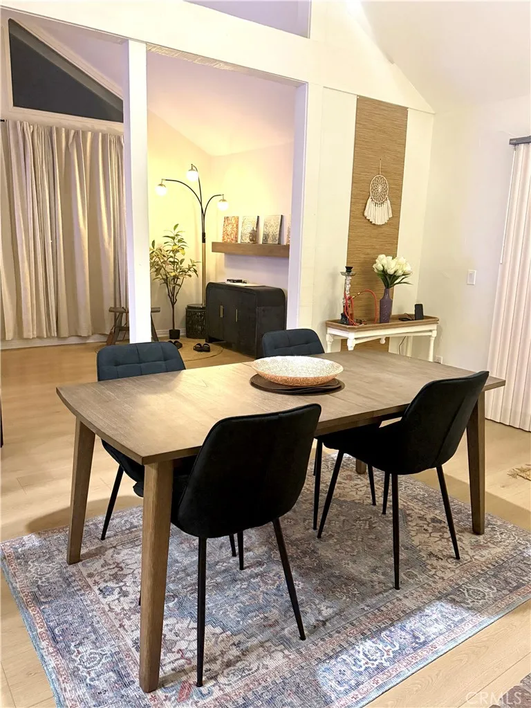 10215 Larwin Los Angeles, CA 91311