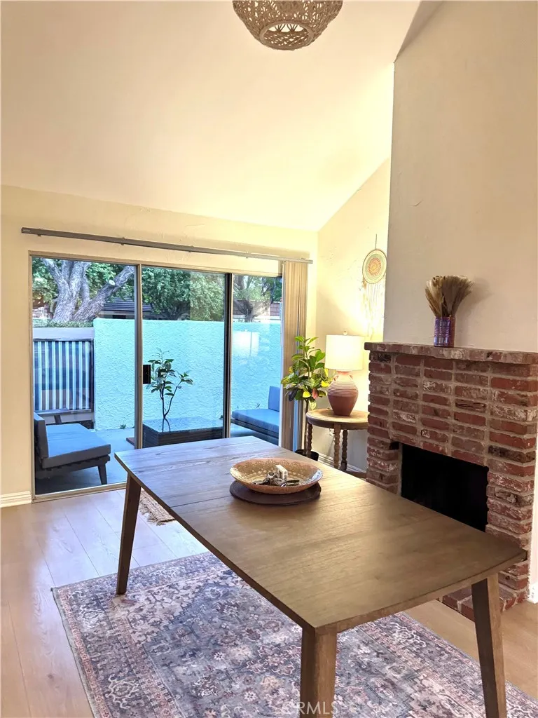 10215 Larwin Los Angeles, CA 91311