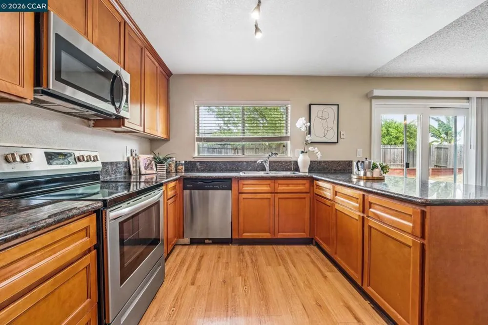 905 Heron Dr Suisun City, CA 94585
