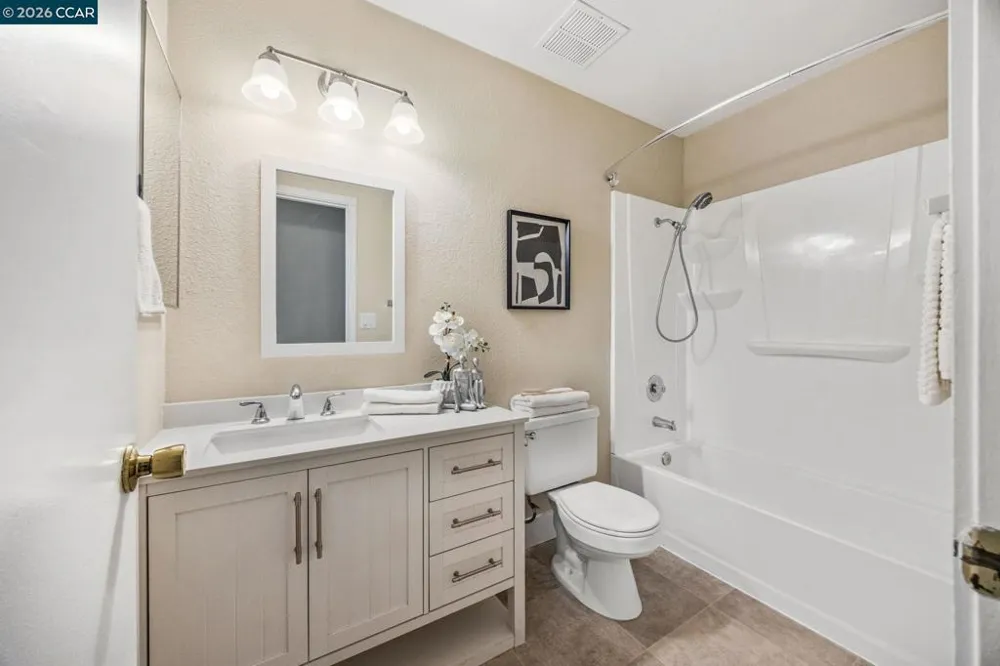 905 Heron Dr Suisun City, CA 94585