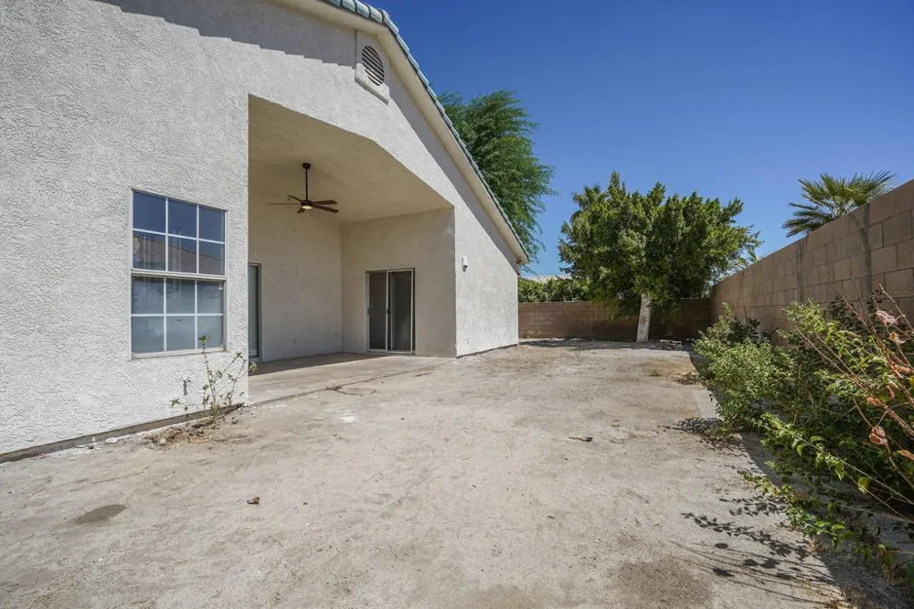 69721 Willow Lane Cathedral City, CA 92234