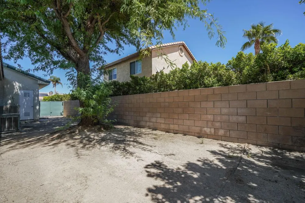 69721 Willow Lane Cathedral City, CA 92234
