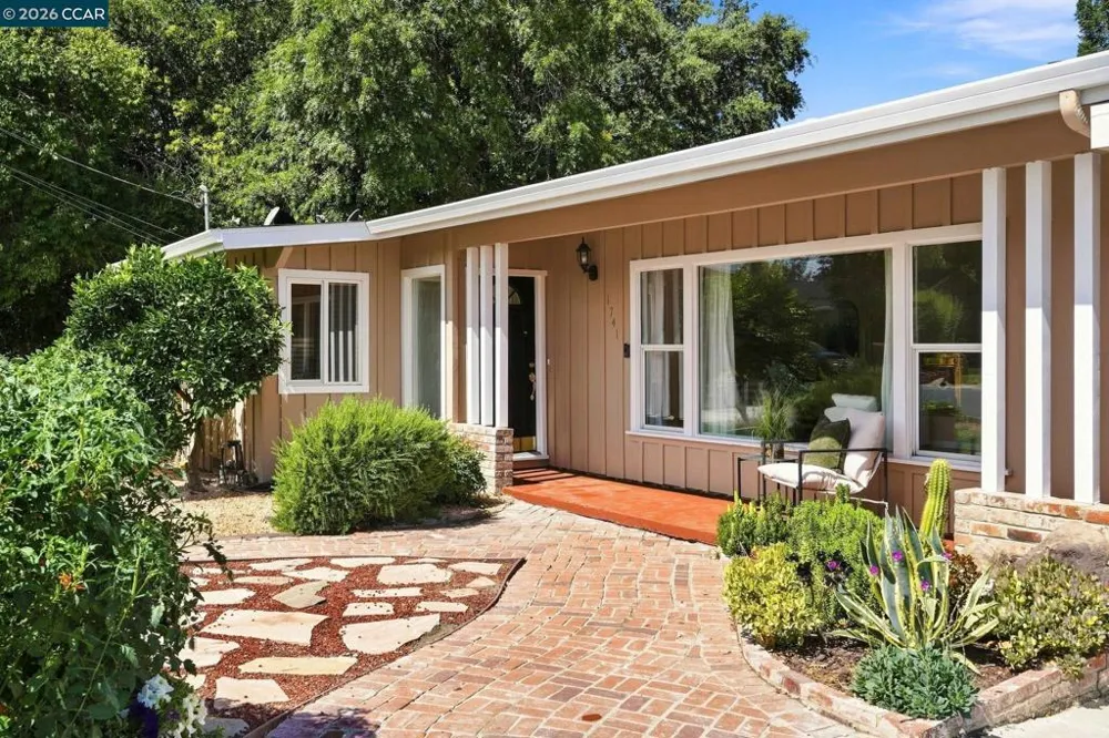 1741 Whitman Rd Concord, CA 94518