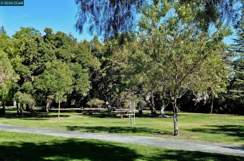 1741 Whitman Rd Concord, CA 94518