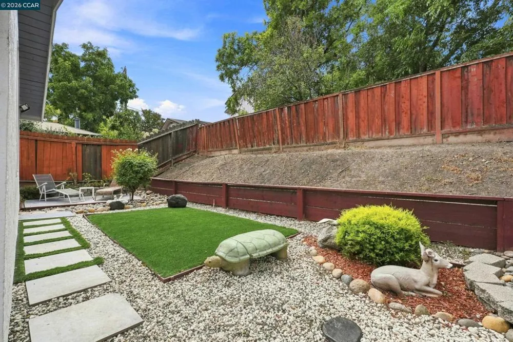 2279 Saint George Dr Concord, CA 94520