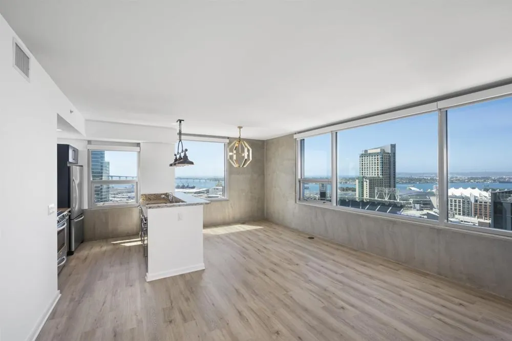 321 10th Ave. #2208 San Diego, CA 92101