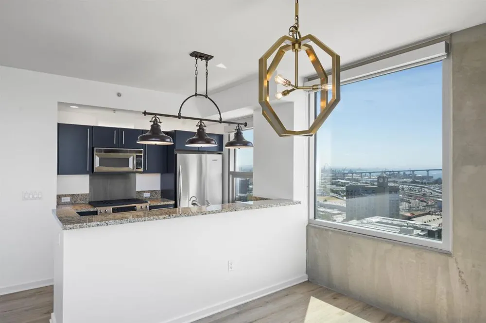 321 10th Ave. #2208 San Diego, CA 92101
