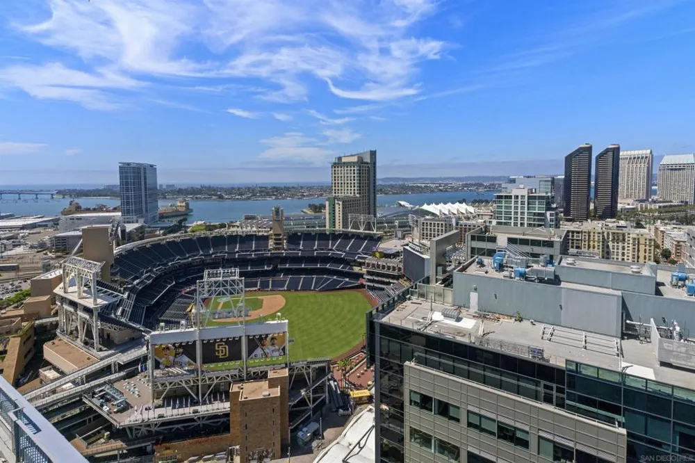321 10th Ave. #2208 San Diego, CA 92101