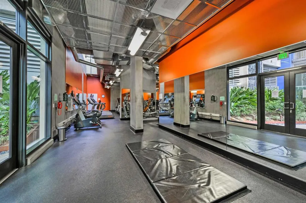 321 10th Ave. #2208 San Diego, CA 92101