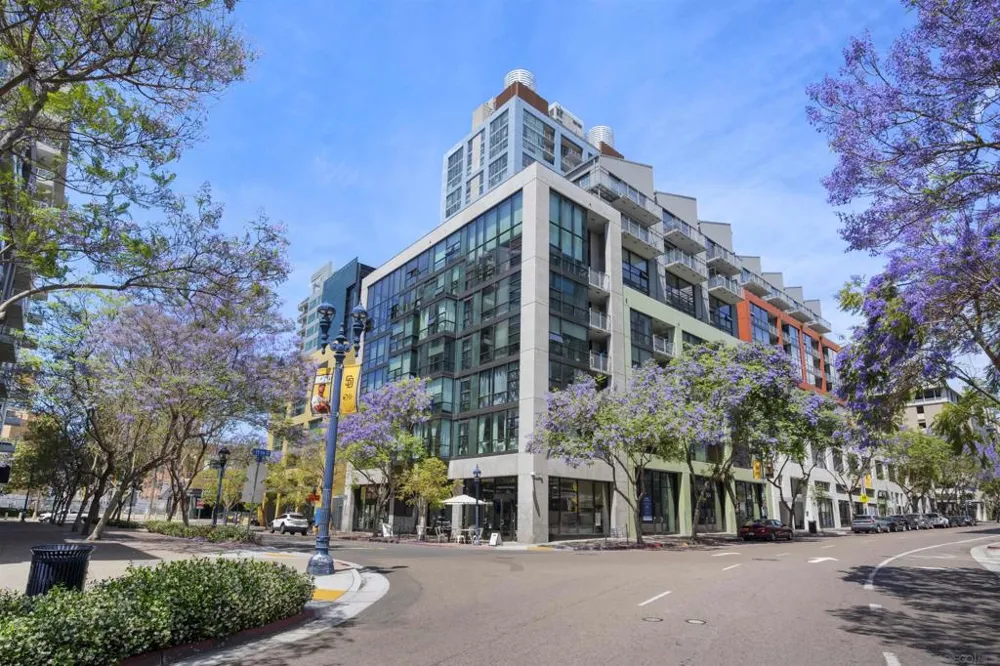 321 10th Ave. #2208 San Diego, CA 92101