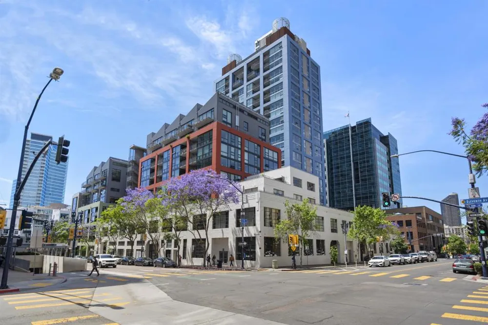 321 10th Ave. #2208 San Diego, CA 92101