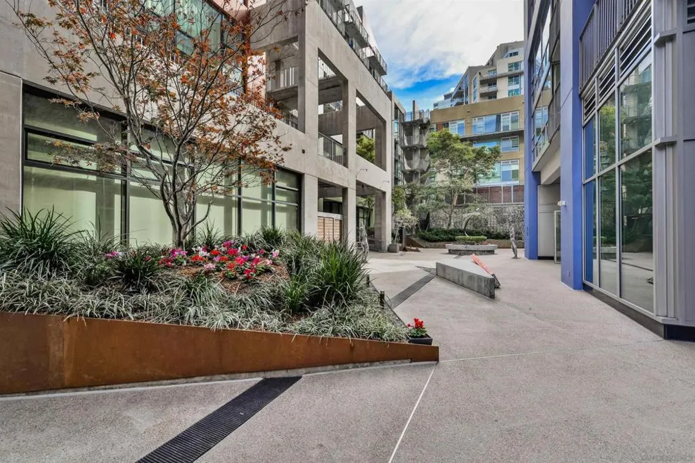 321 10th Ave. #2208 San Diego, CA 92101
