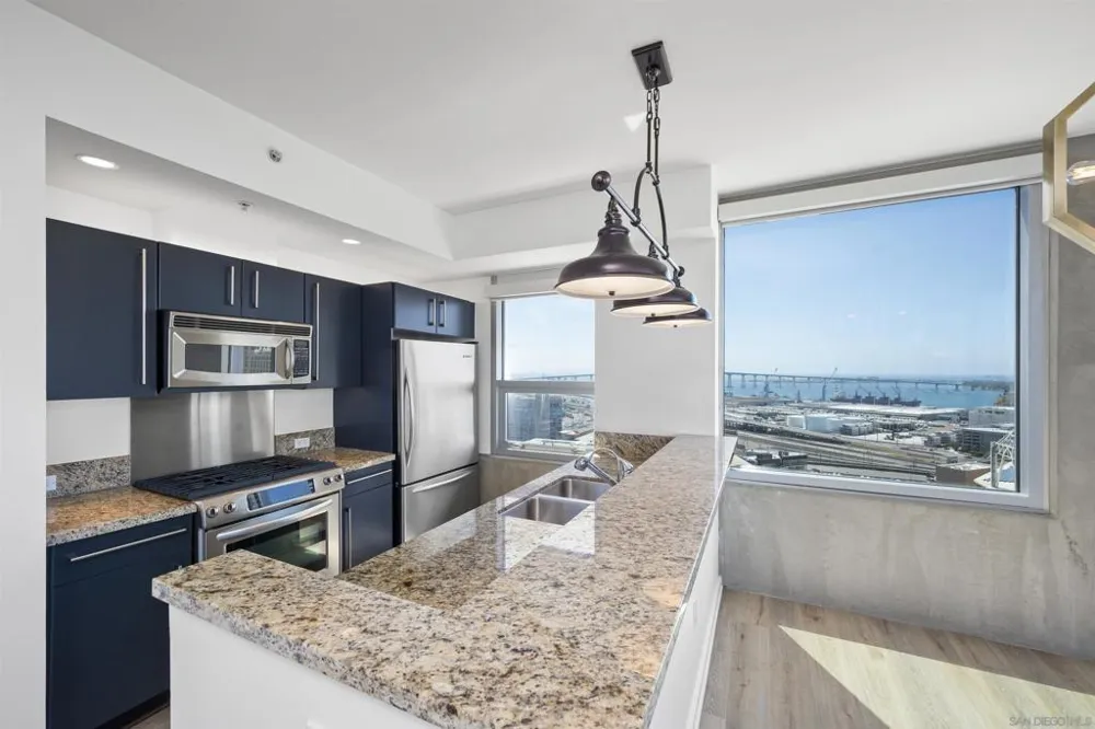 321 10th Ave. #2208 San Diego, CA 92101