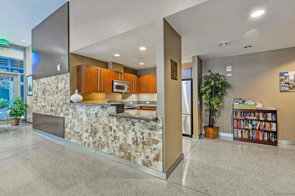 321 10th Ave. #2208 San Diego, CA 92101
