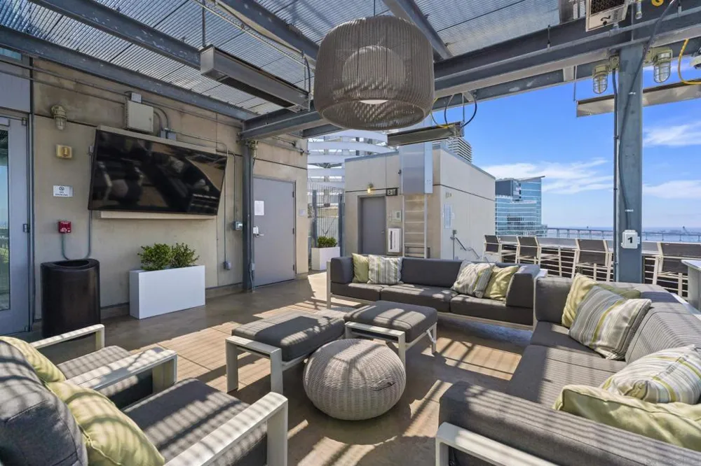 321 10th Ave. #2208 San Diego, CA 92101