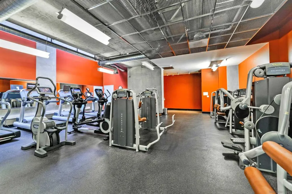 321 10th Ave. #2208 San Diego, CA 92101