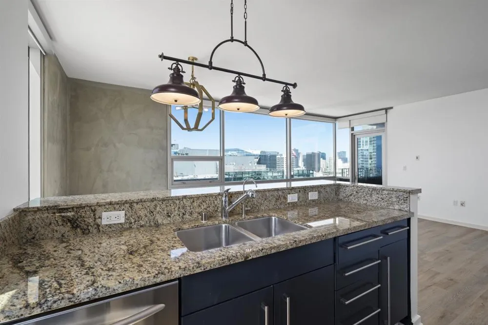 321 10th Ave. #2208 San Diego, CA 92101