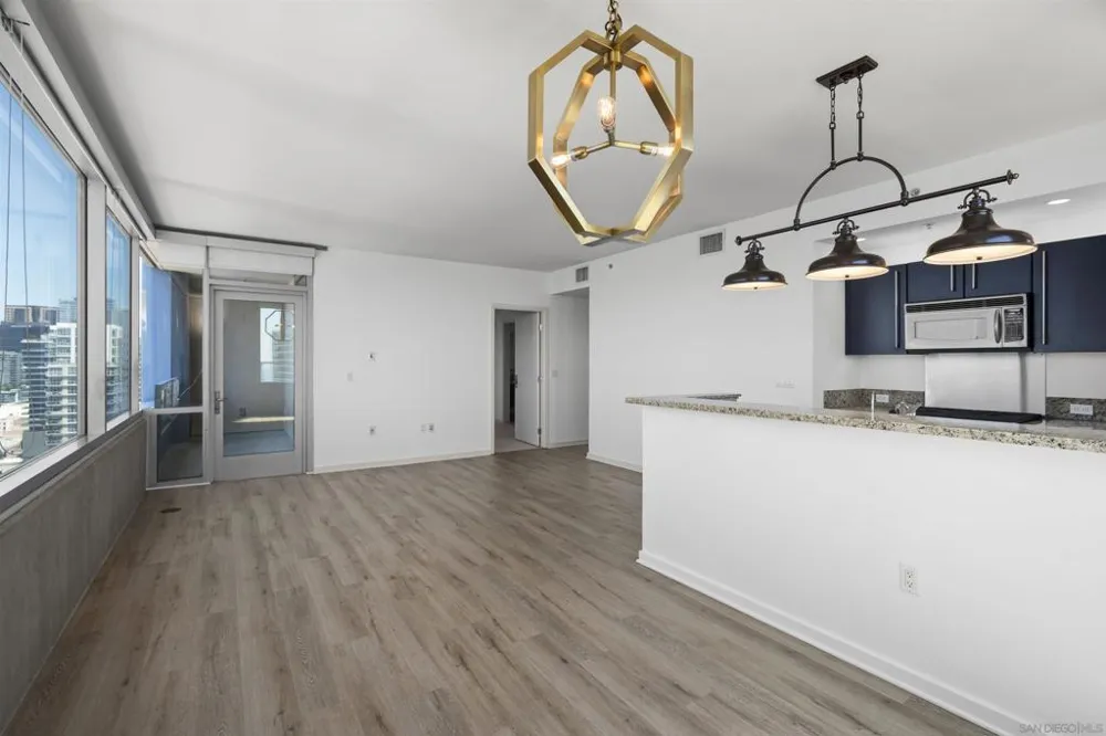 321 10th Ave. #2208 San Diego, CA 92101