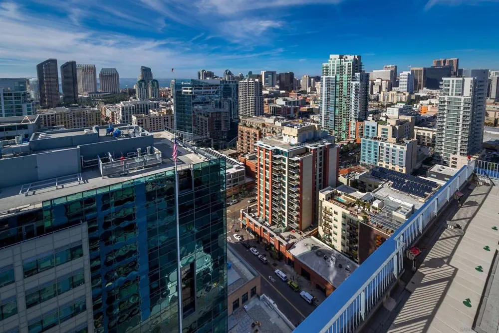 321 10th Ave. #2208 San Diego, CA 92101