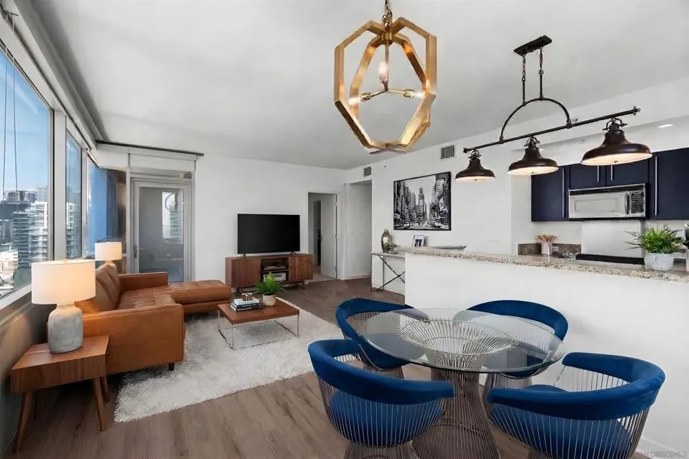 321 10th Ave. #2208 San Diego, CA 92101