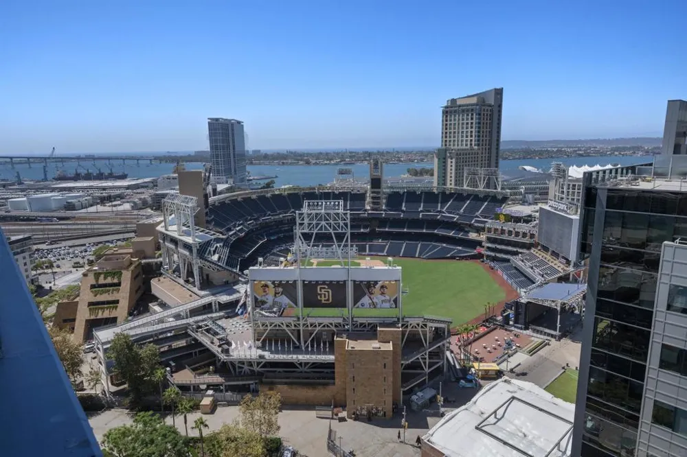 321 10th Ave. #2208 San Diego, CA 92101