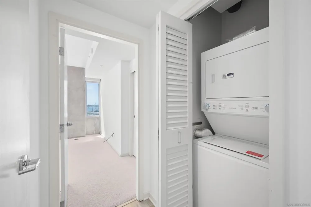 321 10th Ave. #2208 San Diego, CA 92101