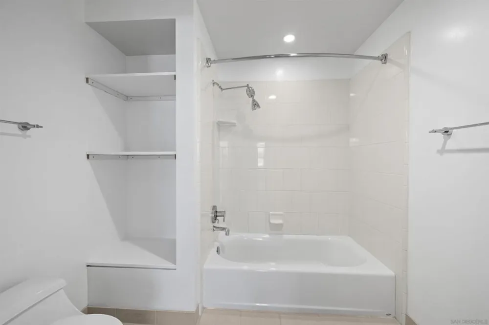 321 10th Ave. #2208 San Diego, CA 92101