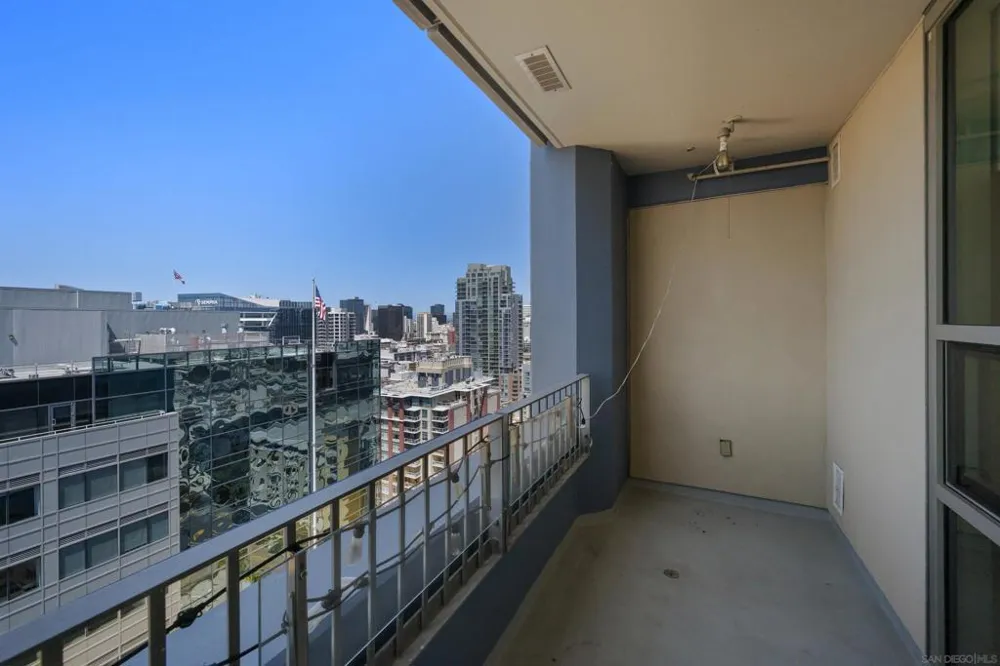 321 10th Ave. #2208 San Diego, CA 92101