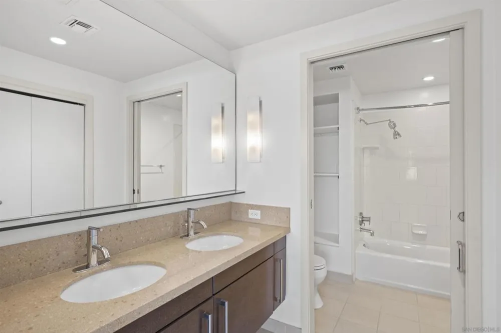 321 10th Ave. #2208 San Diego, CA 92101