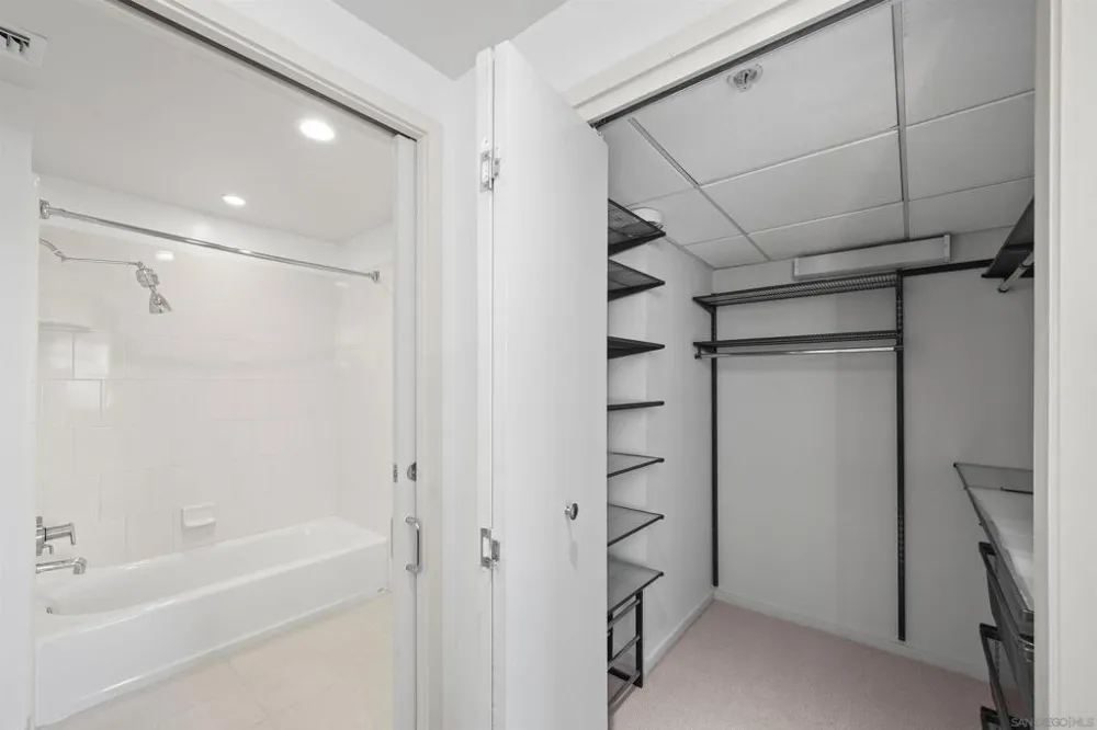 321 10th Ave. #2208 San Diego, CA 92101