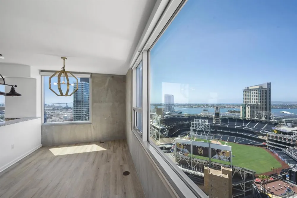 321 10th Ave. #2208 San Diego, CA 92101