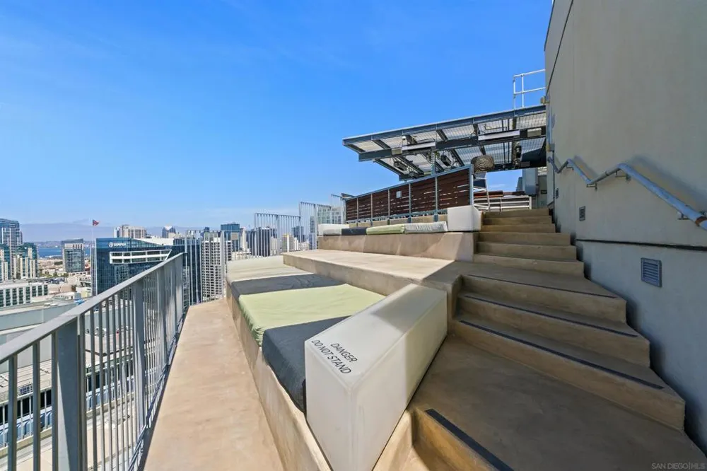 321 10th Ave. #2208 San Diego, CA 92101