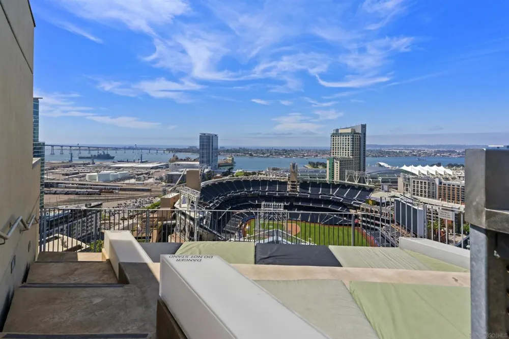 321 10th Ave. #2208 San Diego, CA 92101