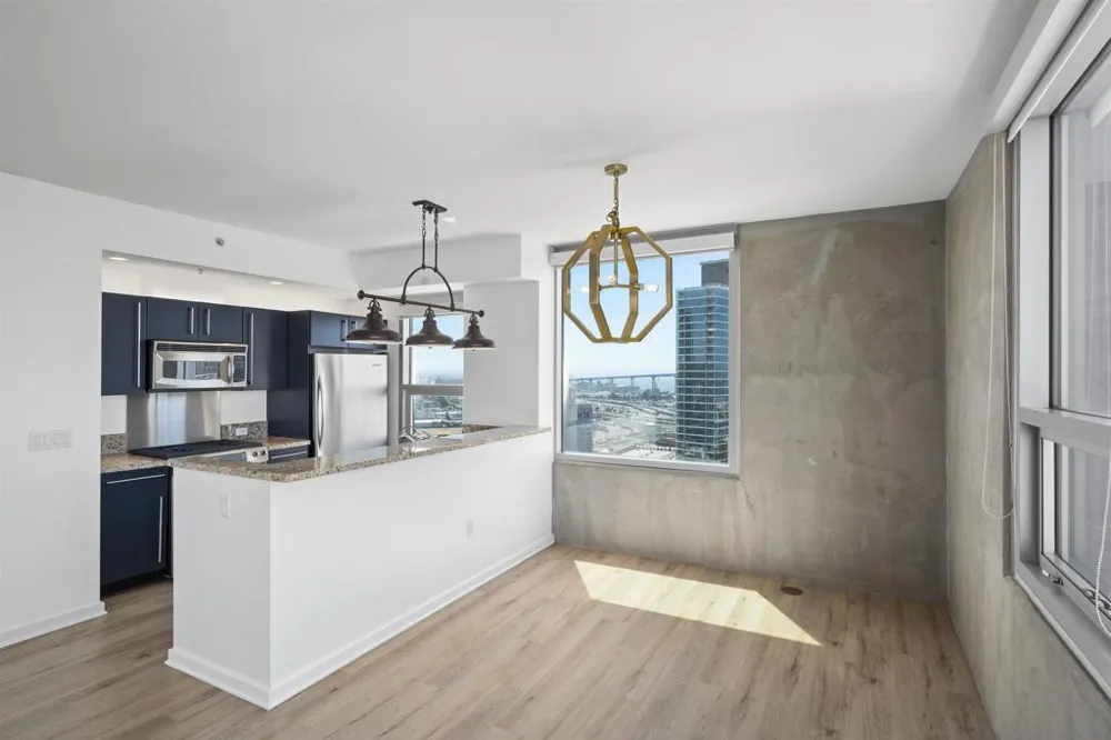 321 10th Ave. #2208 San Diego, CA 92101