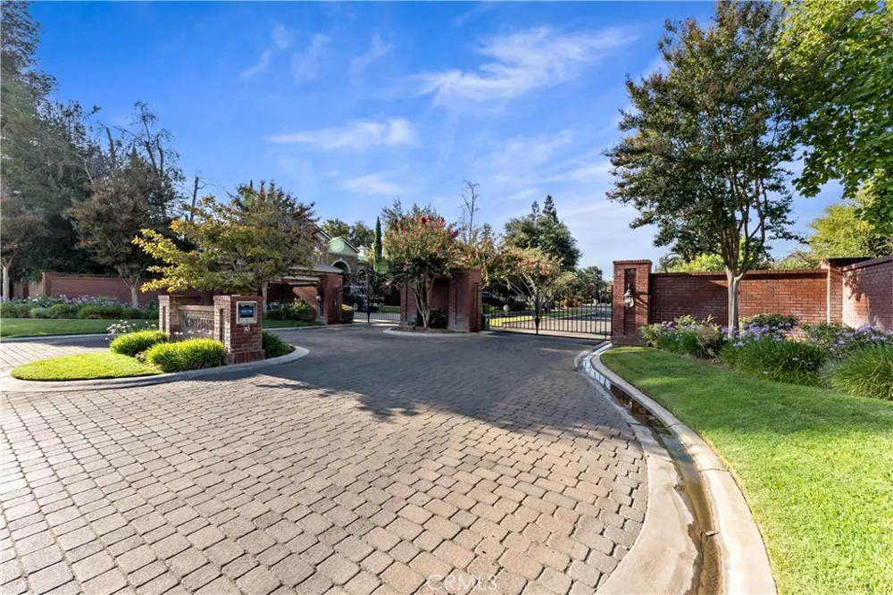 6054 Woodson Avenue Fresno, CA 93711
