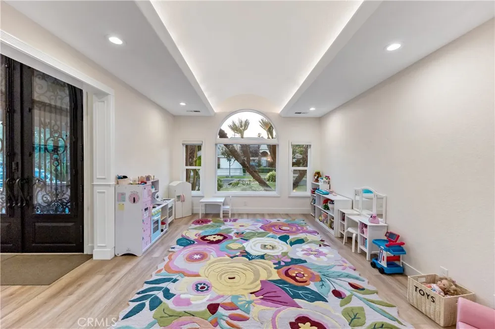6054 Woodson Avenue Fresno, CA 93711