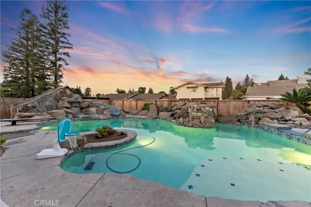 6054 Woodson Avenue Fresno, CA 93711