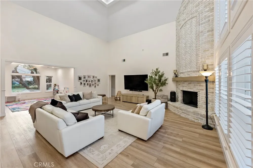 6054 Woodson Avenue Fresno, CA 93711