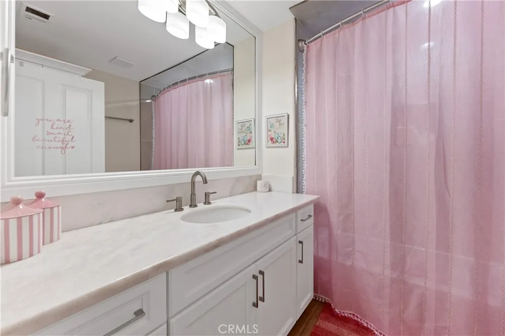 6054 Woodson Avenue Fresno, CA 93711