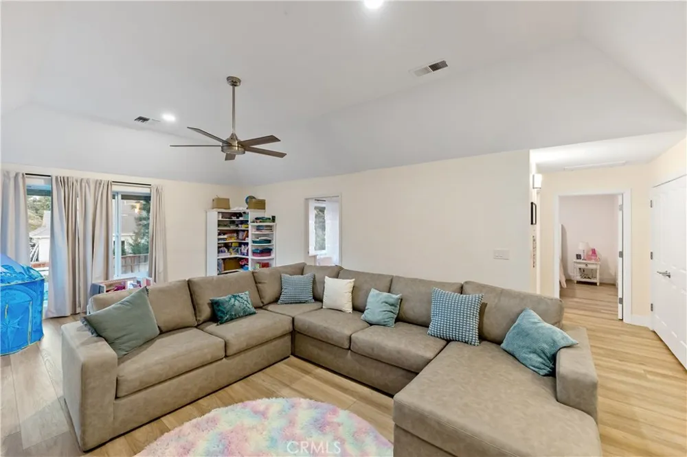 6054 Woodson Avenue Fresno, CA 93711