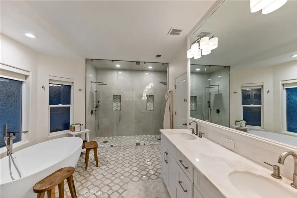 6054 Woodson Avenue Fresno, CA 93711