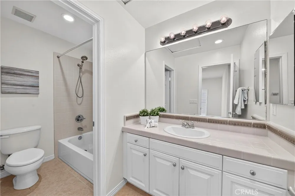 2889 Plaza Del Amo #117 Torrance, CA 90503