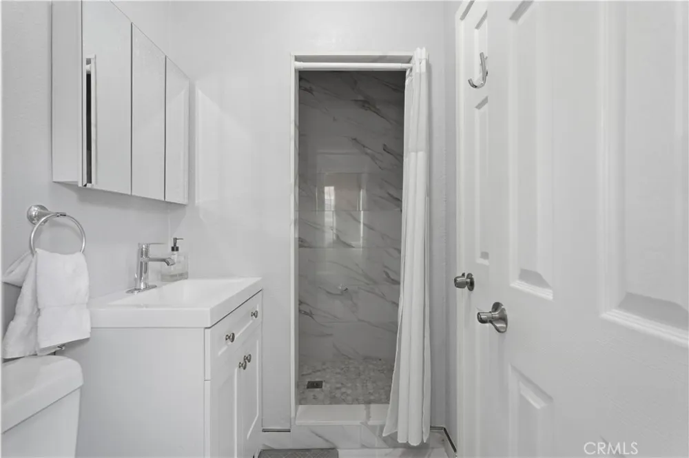 13524 Frazier Baldwin Park, CA 91706