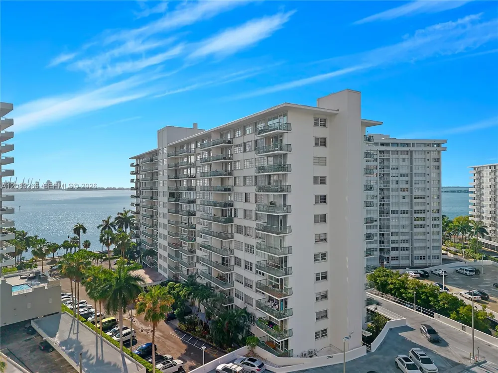 1408 Brickell Bay Dr #1403 Miami, FL 33131