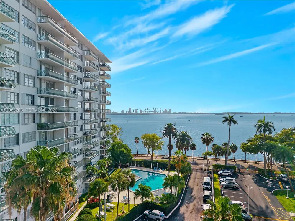 1408 Brickell Bay Dr #1403 Miami, FL 33131